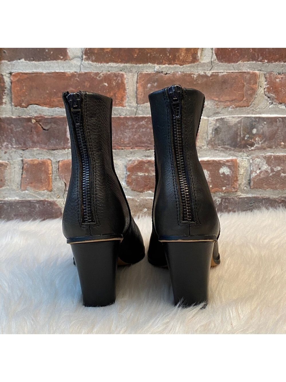 Dolce Vita Issa Black Leather Pointed-Toe Ankle Booties, Size 7.5 - Picture 8 of 17